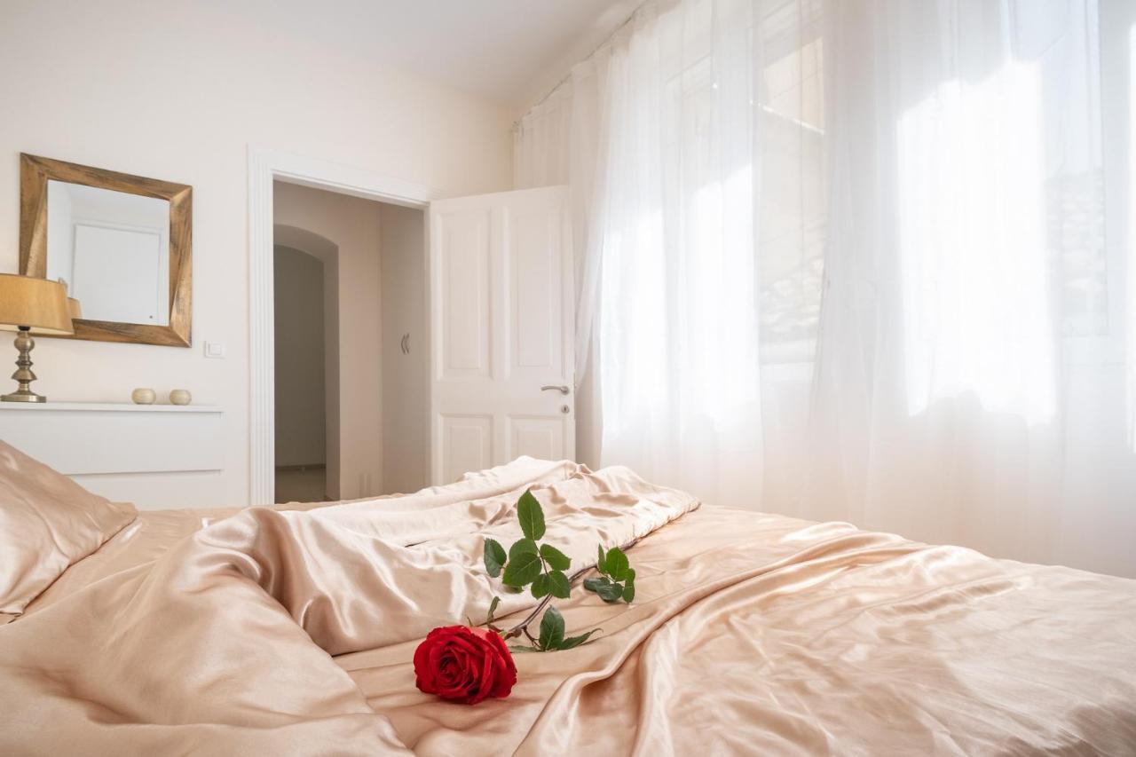 Nadiona Suites Red & Cream Corfu  Exterior photo
