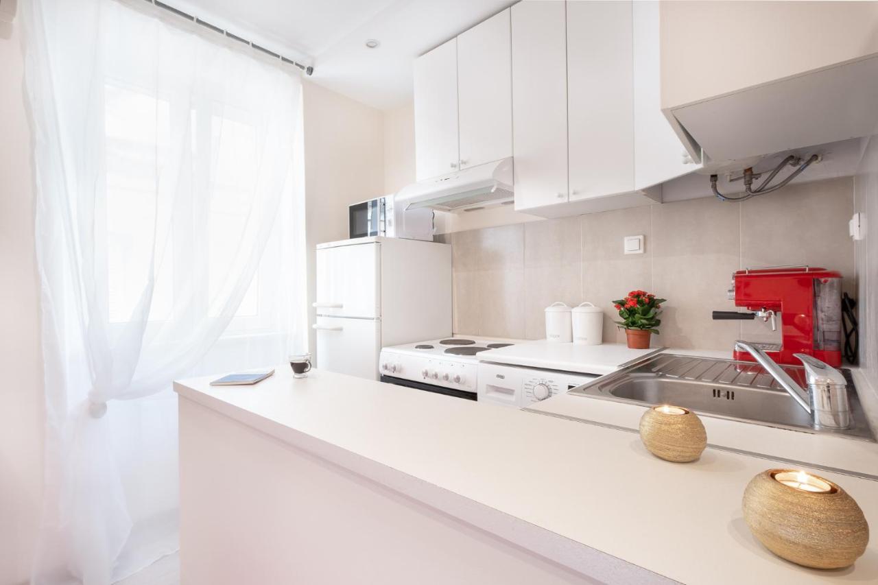 Nadiona Suites Red & Cream Corfu  Exterior photo